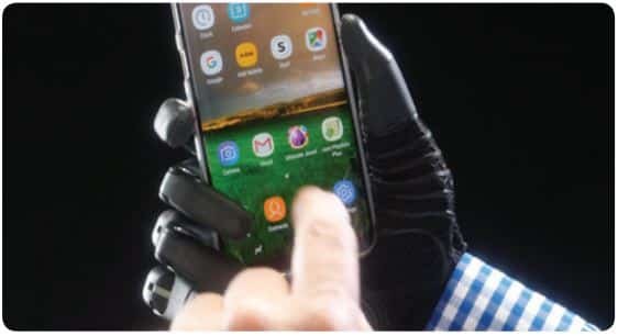 Taska Hand Gripping Smart Phone